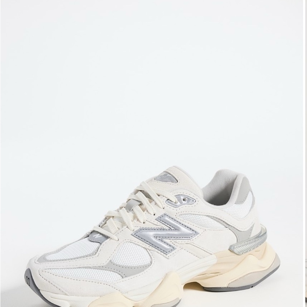 New Balance Women's White and Gray Sneakers 990 size 6.5